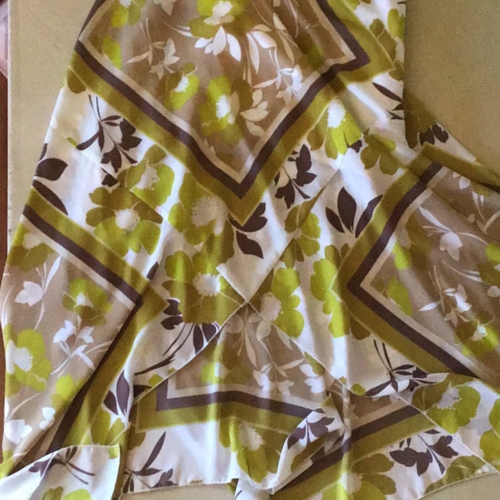 Dress - Picture 2 of 5